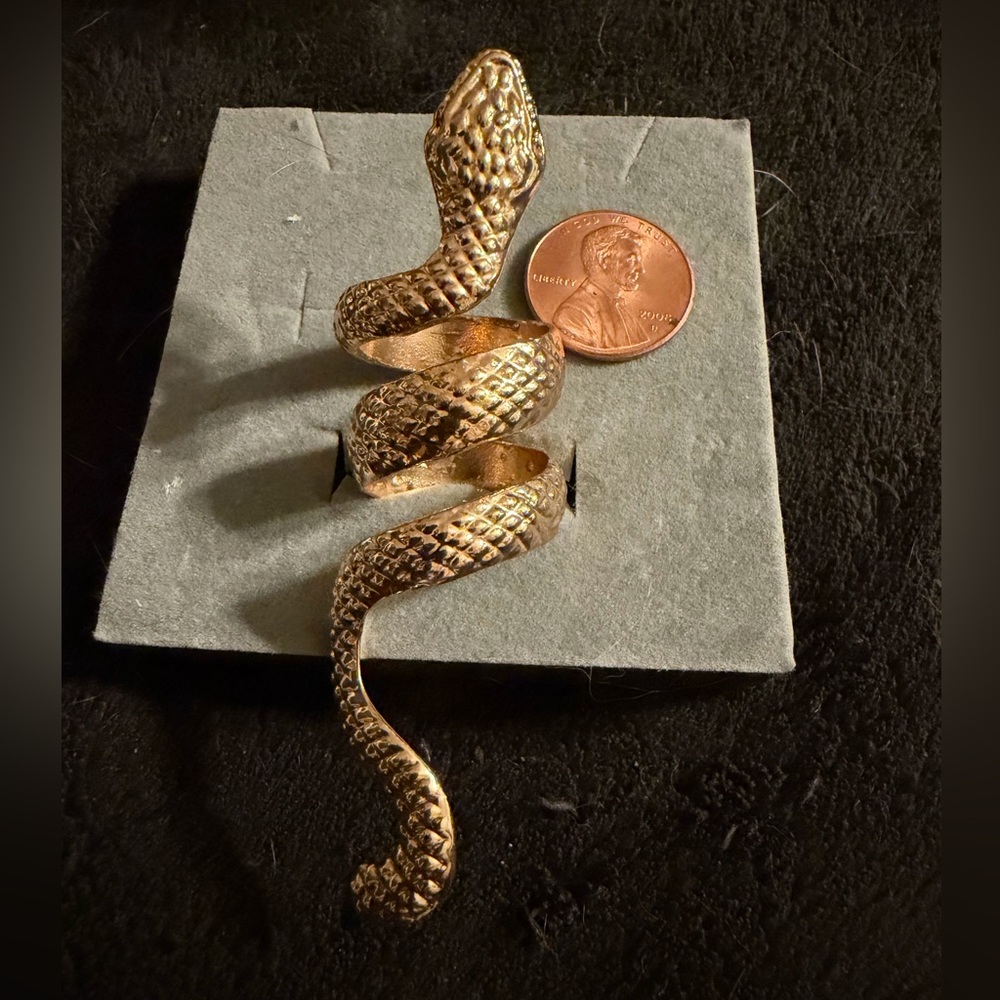 Fashion jewelry Snake ring sz 5.5-6 NEW adjustable